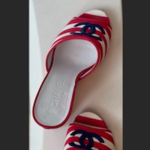 Used Chanel "cruise collection" cc logo wedge, size 37